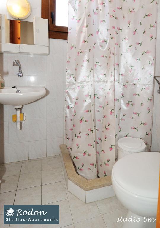 Rodon Apartments - S Avdimioti Nea Roda Extérieur photo
